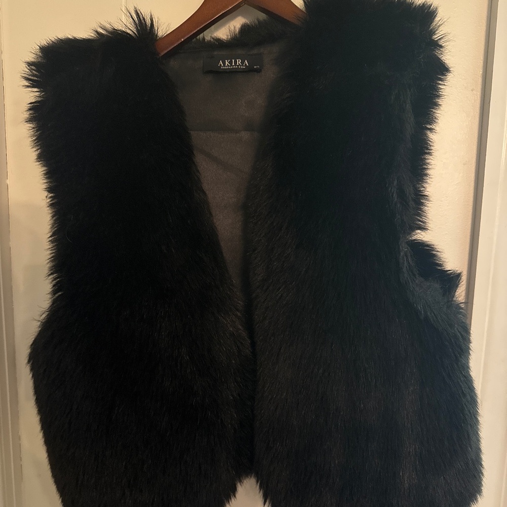 Akira faux fur vest